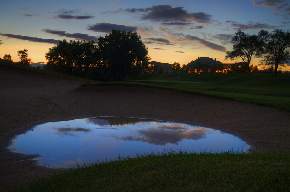 Campo de golf al atardecer