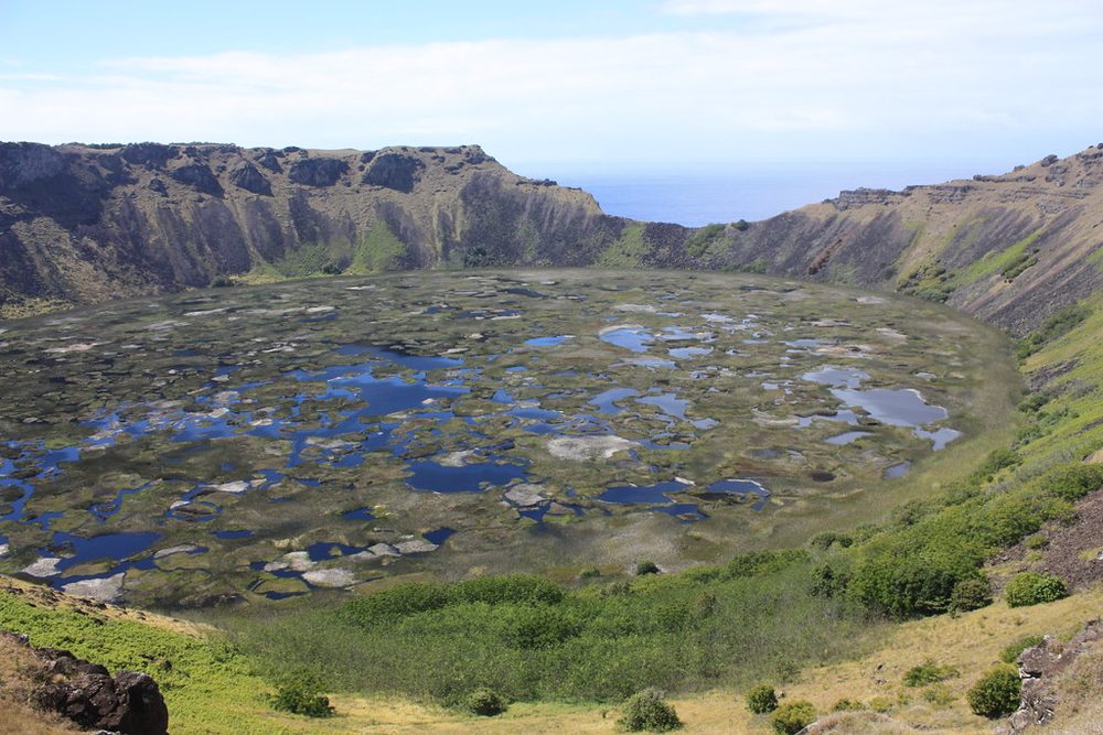Cráter del volcán Rano Kau, Isla de Pascua, Chile